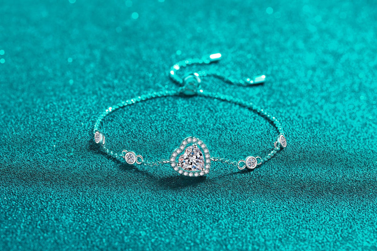 Heart halo slider bracelet, close up