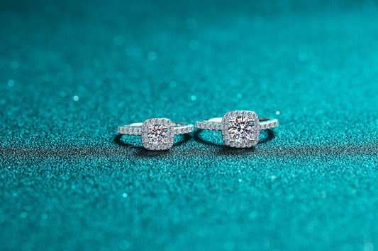 Cushion halo ring, close up